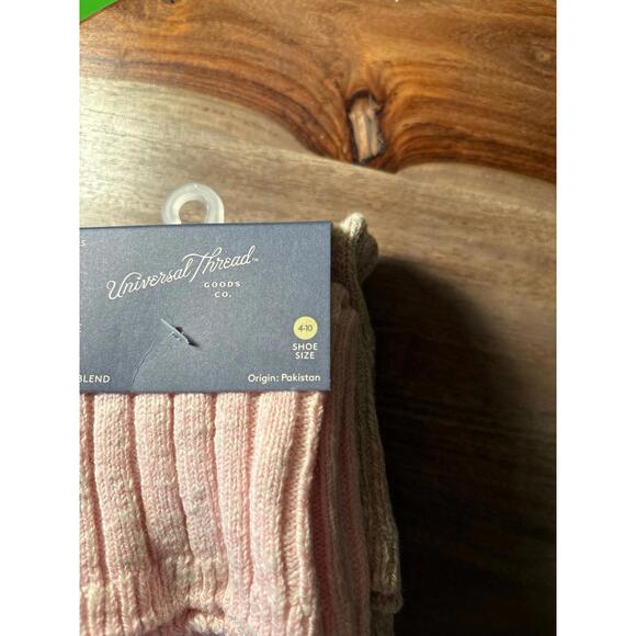 Universal Thread Socks - Picture 3 of 4